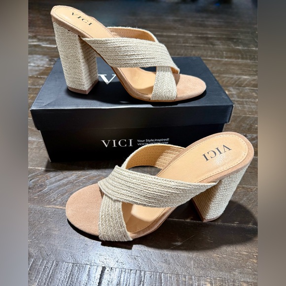 NIB Vici Palmer Criss Cross Heeled Sandal in Camel Sz 8.5 Cruise Vacay Yacht - Picture 2 of 8